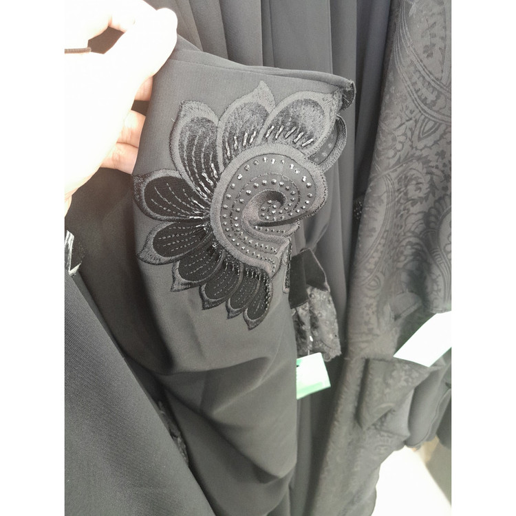 چادر جده ی مشکی مچ طاووس 2
